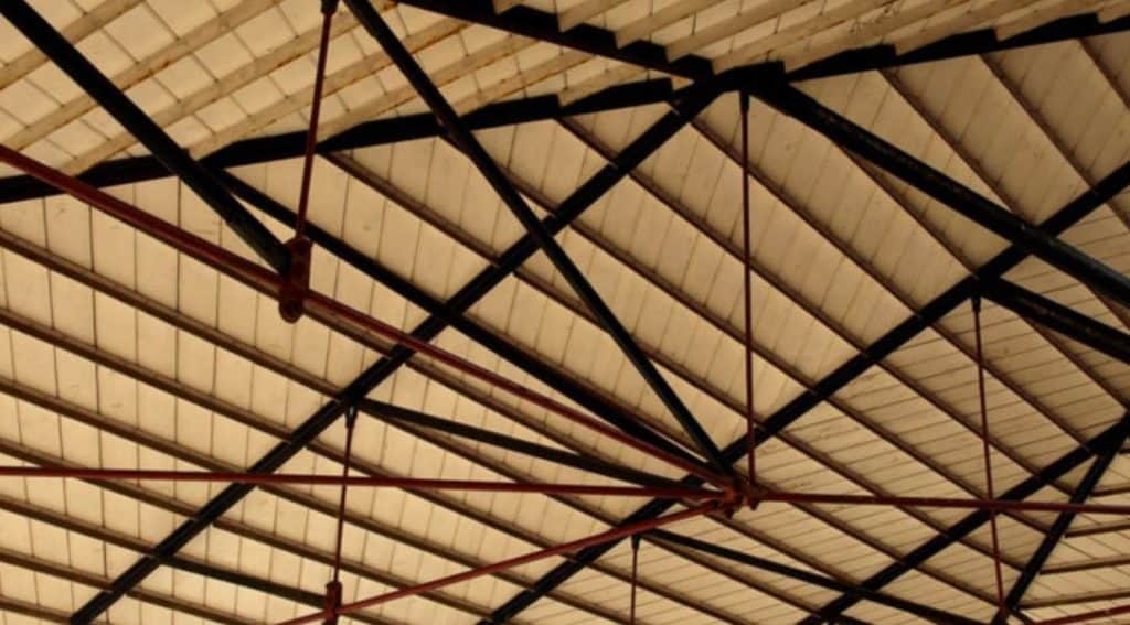 How much weight can you hang from a steel roof truss?